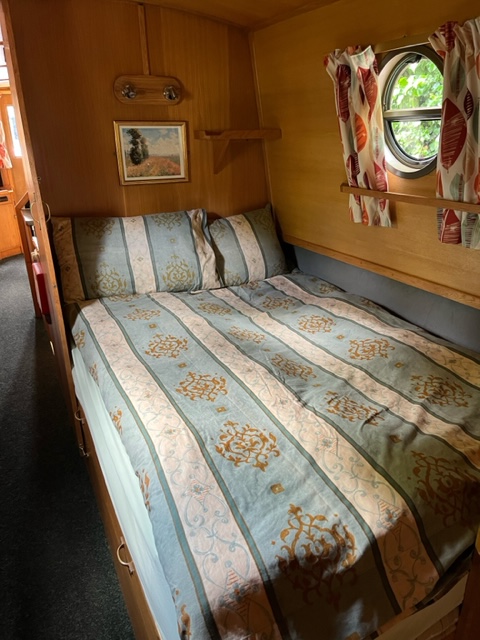 Gemini: Mid Double Bed